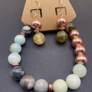 Juego de pulsera y zarcillos de ágatas y hematites